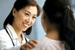 doctor asian woman and patient_0